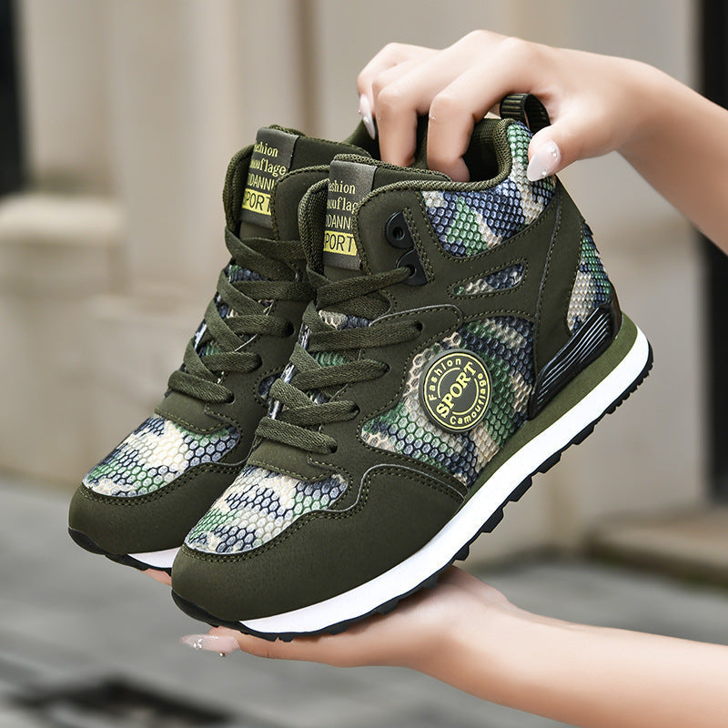Kvinnors Höga Sneakers Kamouflagedesign Trendiga och Bekväma 1