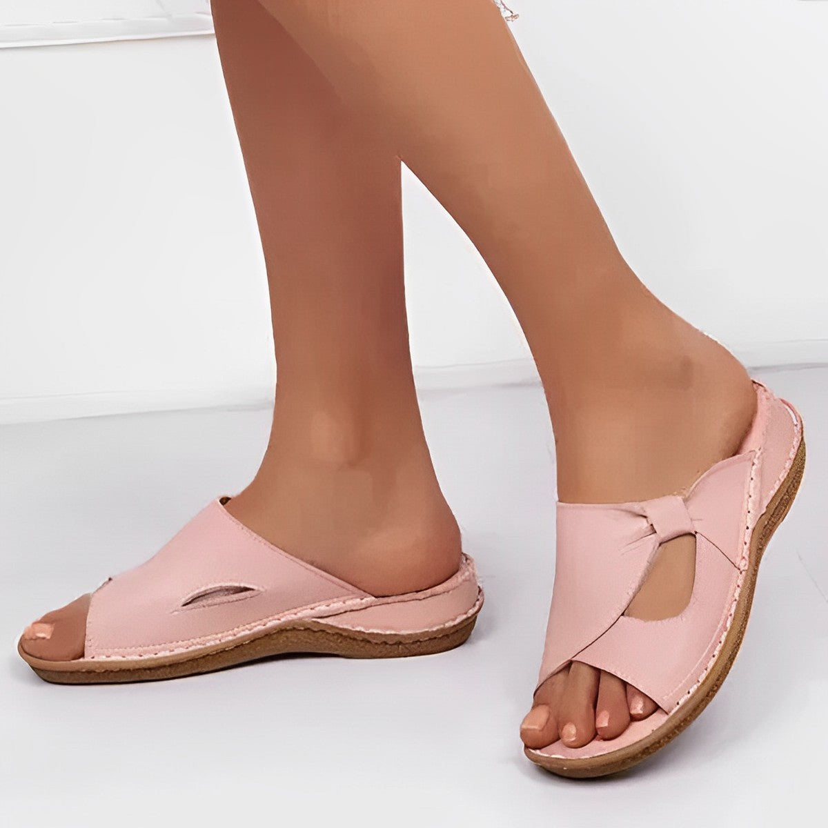 Kvinnors Sandaler med T-band och Justerbara Remmar 2