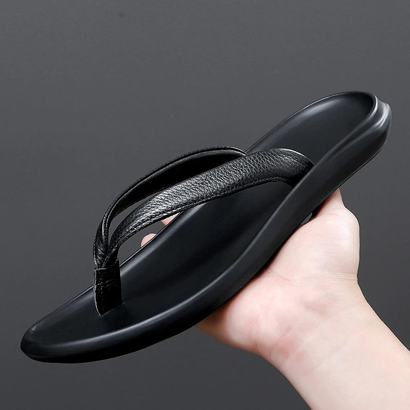 Halkfria tofflor i läder för män