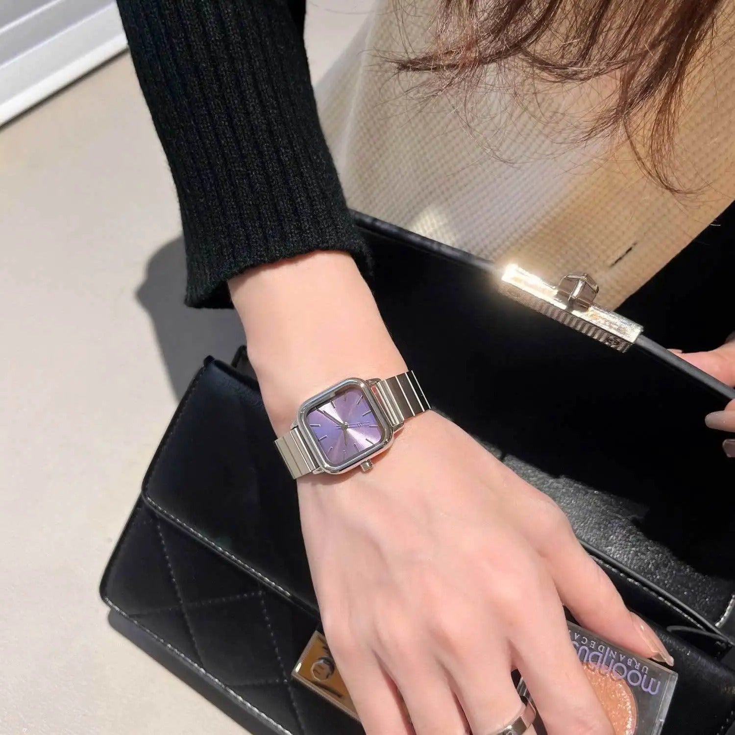 Lyxig bältesklocka i stål för kvinnor