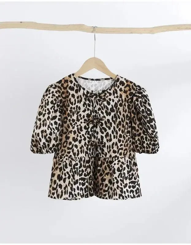 Leopardmönstrat blus med puffärm