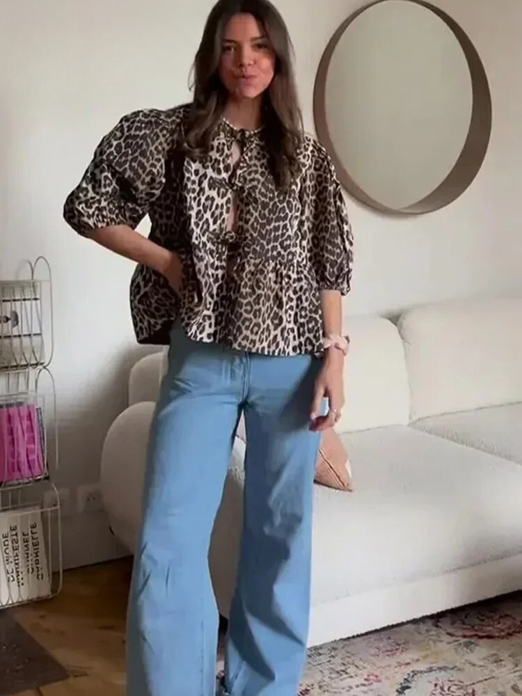 Leopardmönstrat blus med puffärm