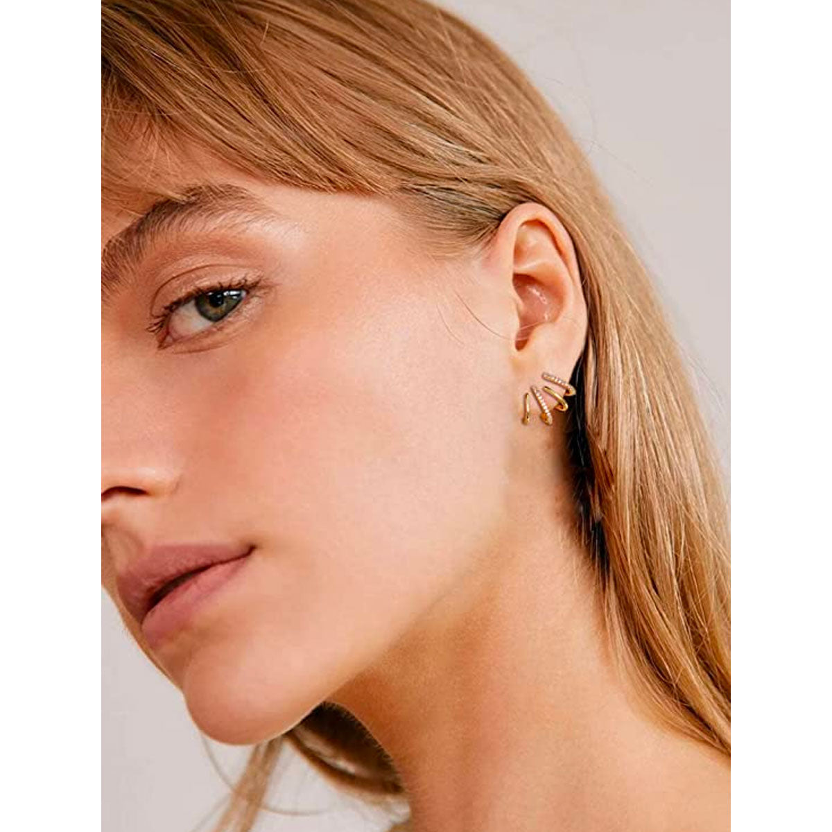 Fyra klor örhängen