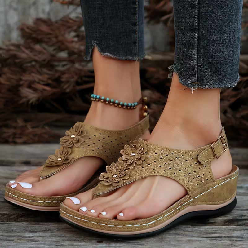 Strand sandaler med tofsar