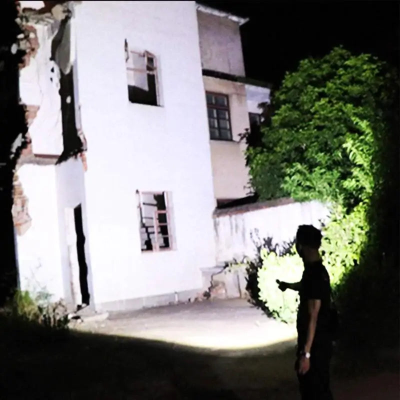 Ultrasjusstark Teleskopisk Ficklampa