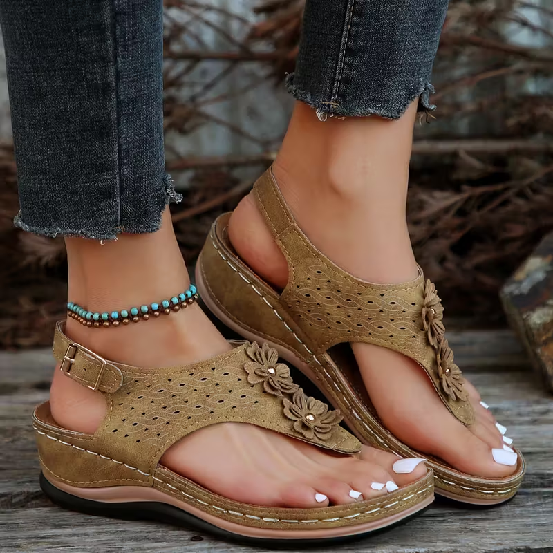 Strand sandaler med tofsar