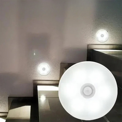 Batteridriven LED Lampa med Rörelsesensor för Inomhusbruk, Trådlös och Energieffektiv 3
