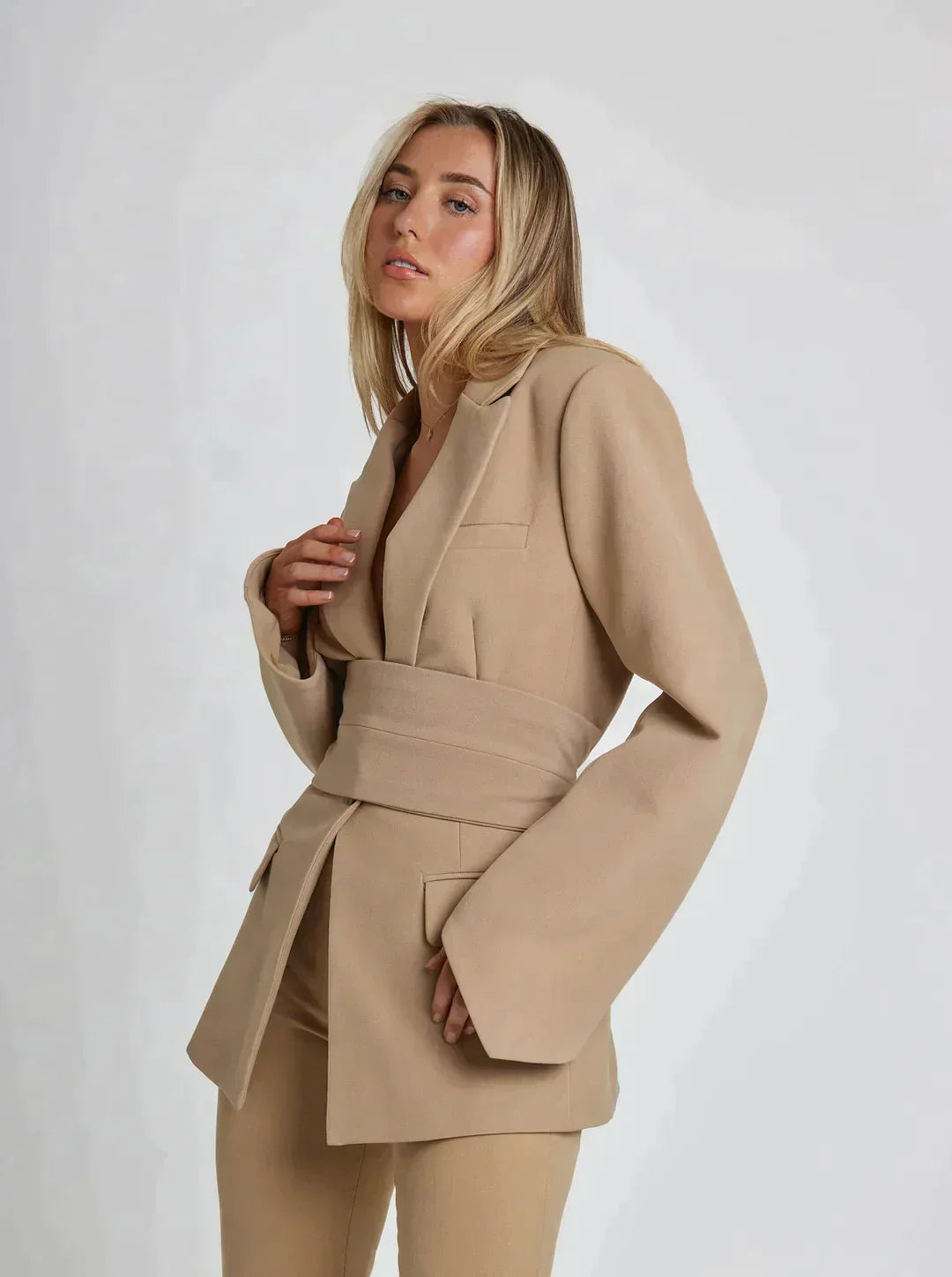 Variant image for Dam Blazer med Bälte och Wickelvorderseite i Högkvalitativt Material-6