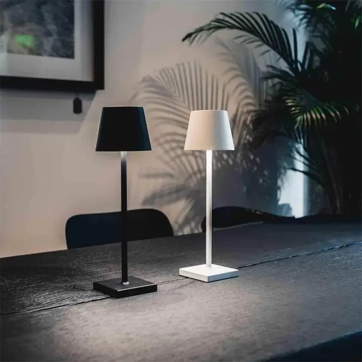 Bordslampa med Minimalistisk Design och Röststyrning 1
