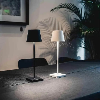 Bordslampa med Minimalistisk Design och Röststyrning 1