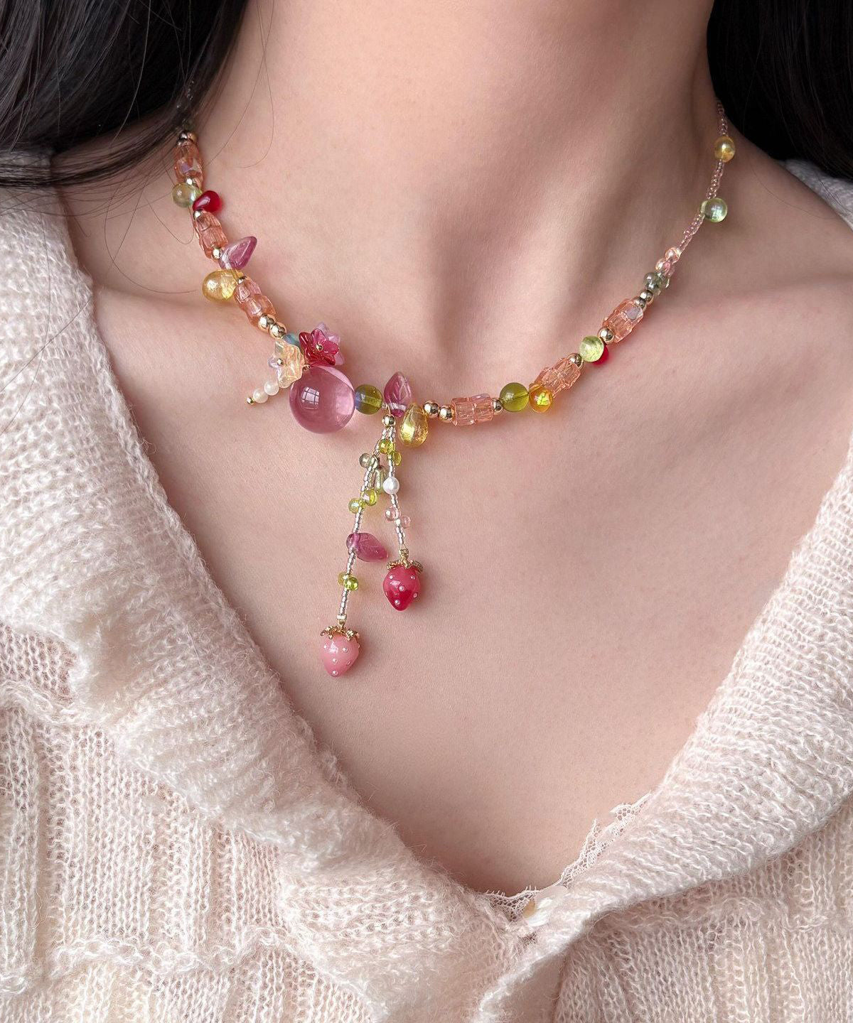 Dam Halsband Asymmetrisk Pärltofs med Jordgubbsdetalj 2