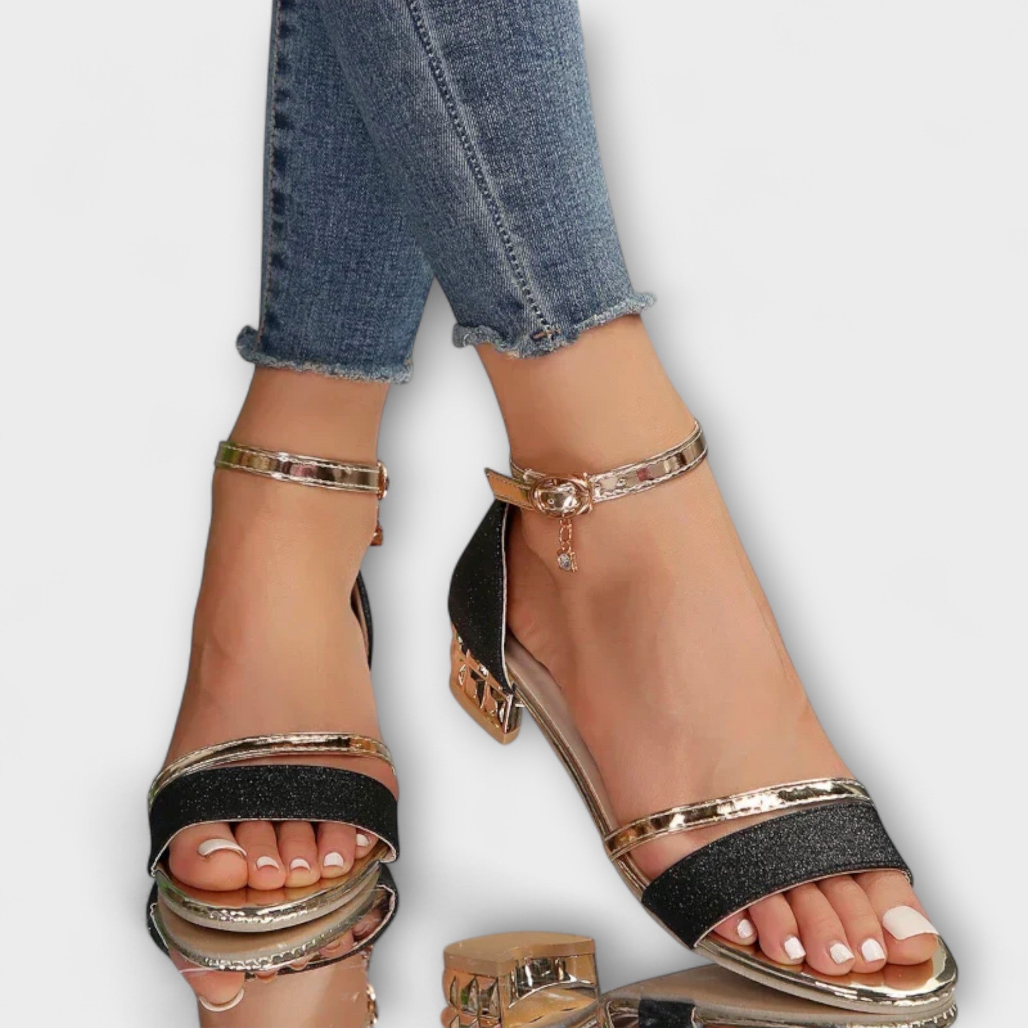 Dam Sandaler med Guldaccenter Justerbara Remmar 3