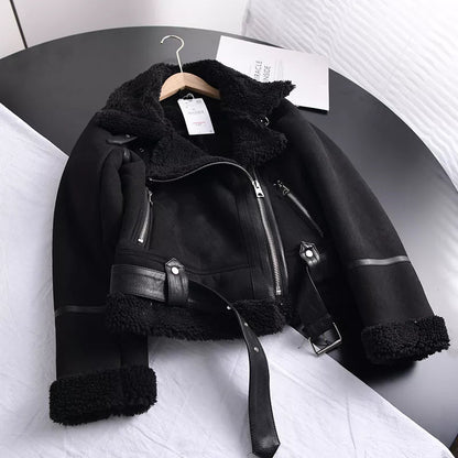 Dam Vinterjacka i Semskad Skinn med Unik Design 1