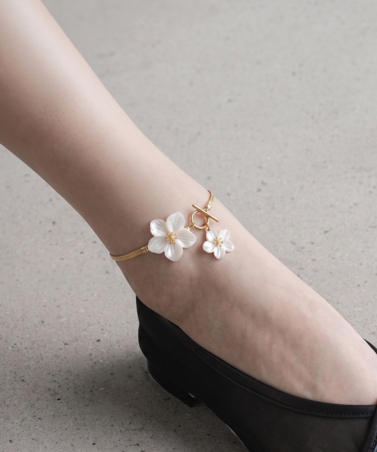 Damarmband med blomdesign i kopparlegering 2