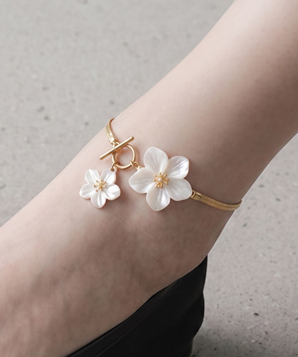 Damarmband med blomdesign i kopparlegering 4