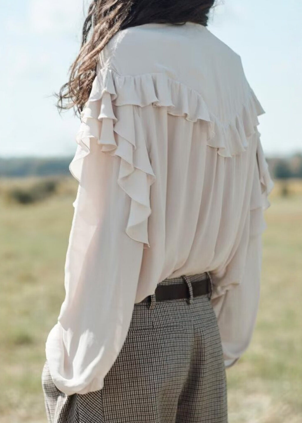 Damblus Oversized med Volang och Spetsdetaljer 2