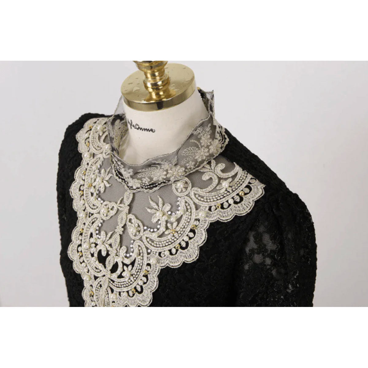 Damblus med Broderi och Meshpaneler 8
