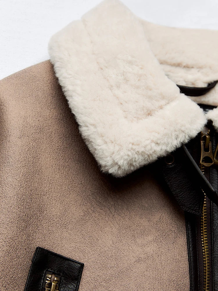 Damernas Beskurna Sherparock med Vintage Detaljer 8