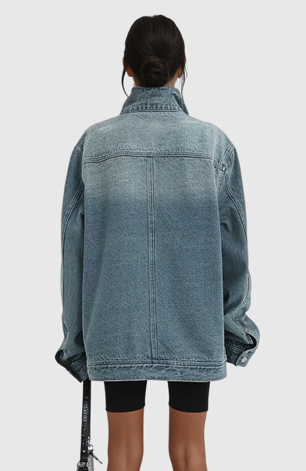 Damernas Oversized Denimjacka med Hög Krage och Asymmetrisk Design 4