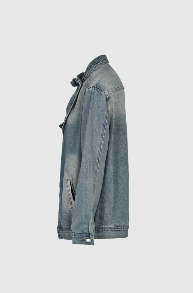 Damernas Oversized Denimjacka med Hög Krage och Asymmetrisk Design 7