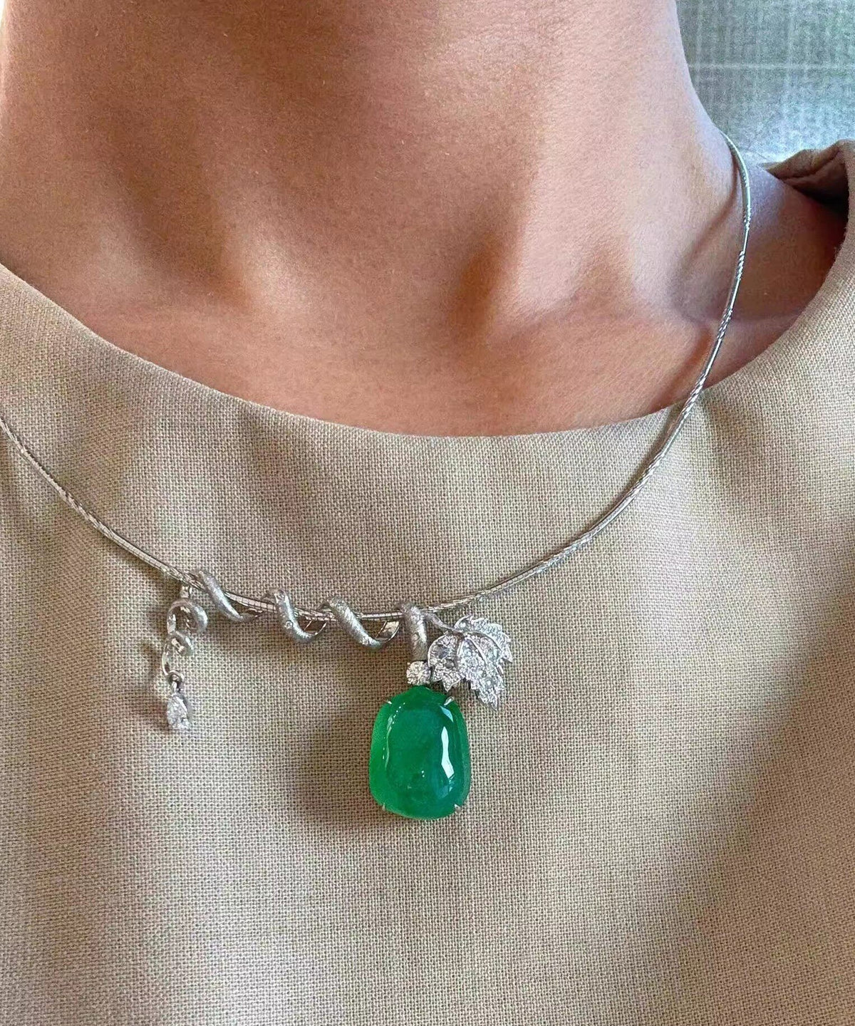 Damhalsband Kort Stilrent med Jade och Zirkon 0
