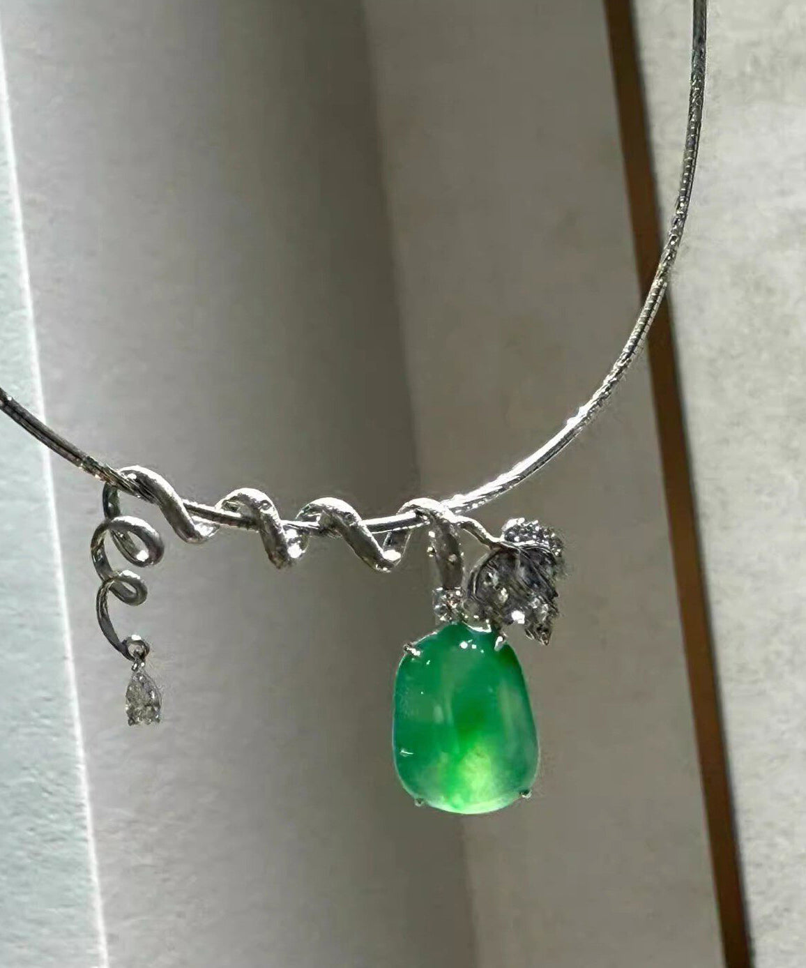 Damhalsband Kort Stilrent med Jade och Zirkon 3