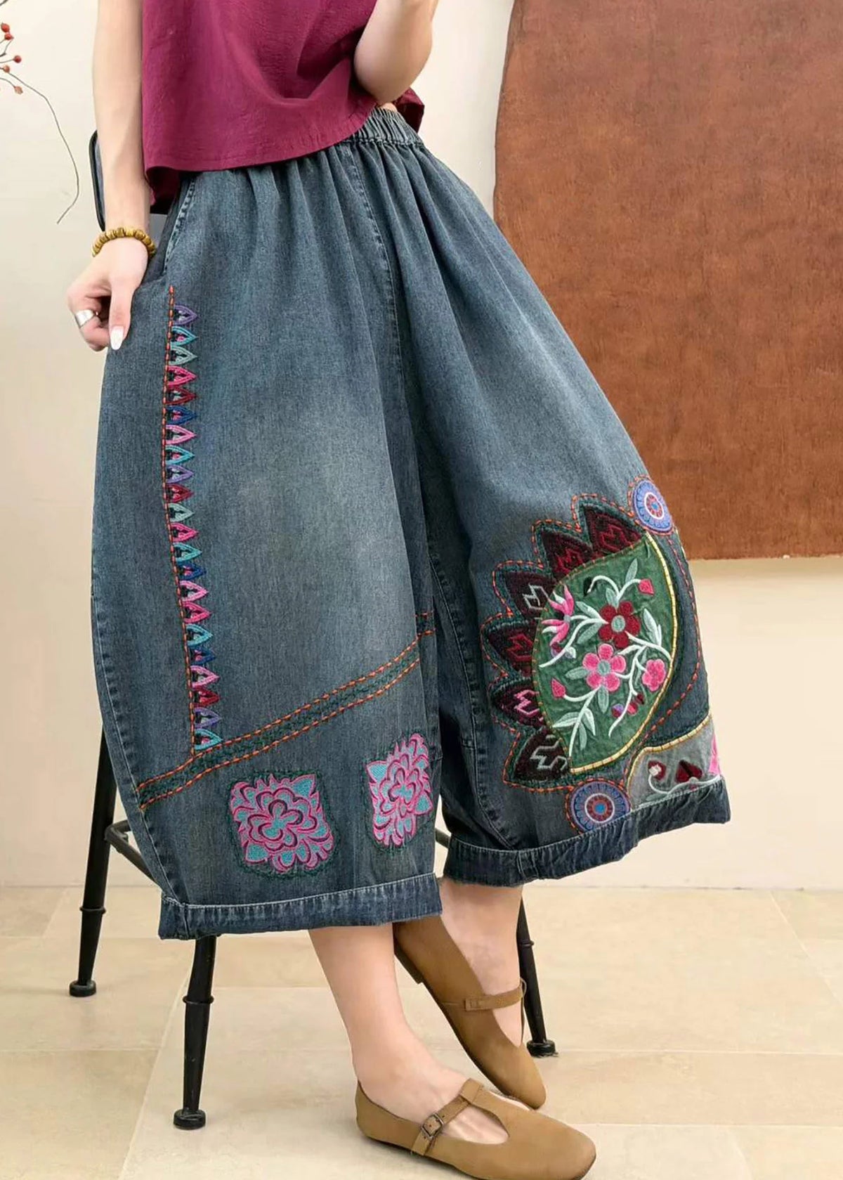 Damjeans med broderad design och resårmidja 3