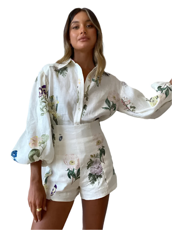 Damset med Blommönstrad Blus och Högmidjade Shorts 0