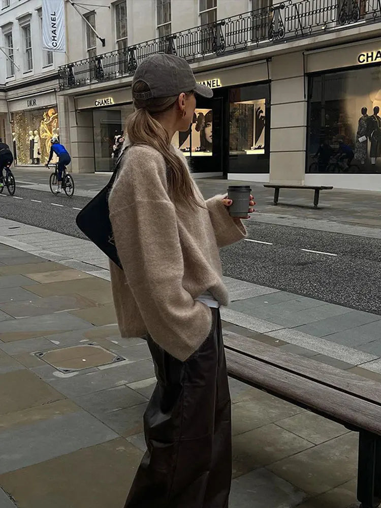 Damtröja i Mjuk Stickad Design för Vardagsbruk 1