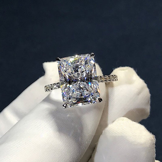 Diamantstil Ring med strålande skärning