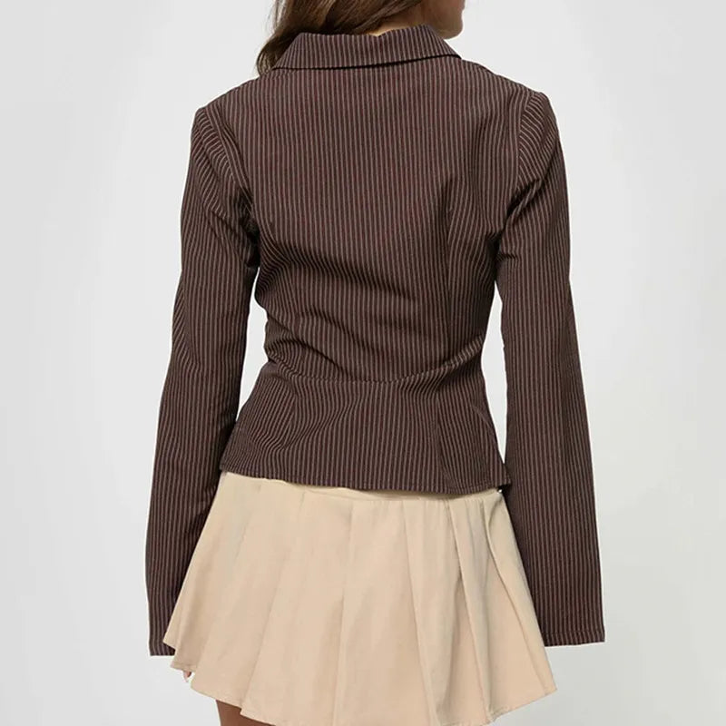 Kvinna Retro Blus Slim Fit med Flared Ärmar 2