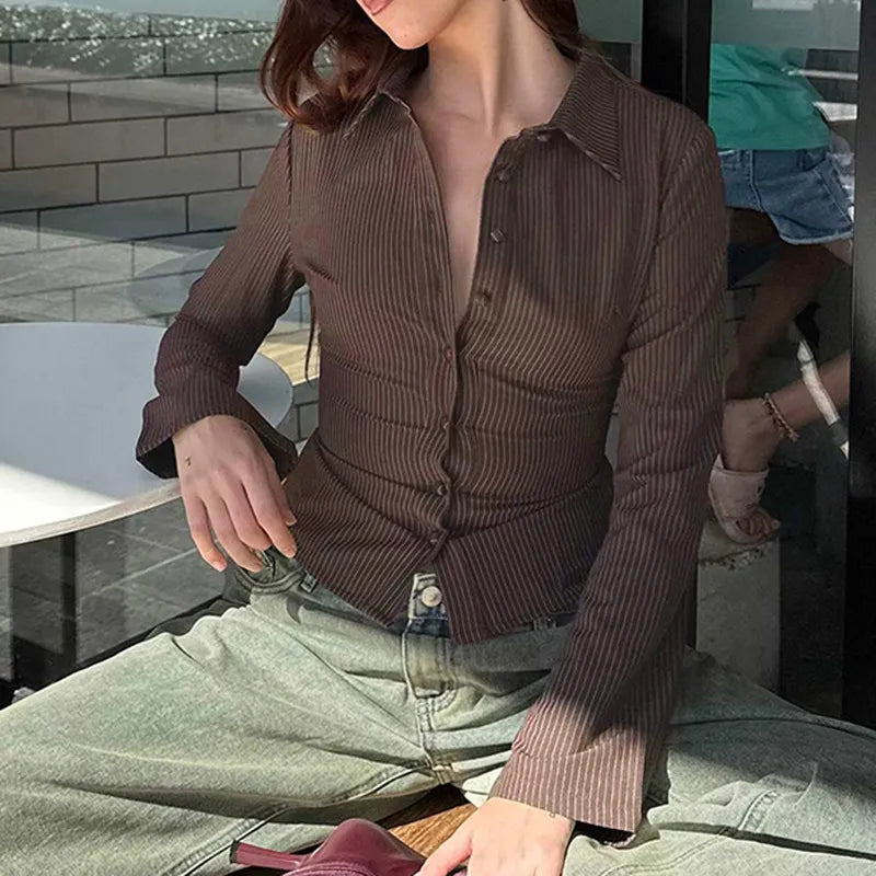 Kvinna Retro Blus Slim Fit med Flared Ärmar 5