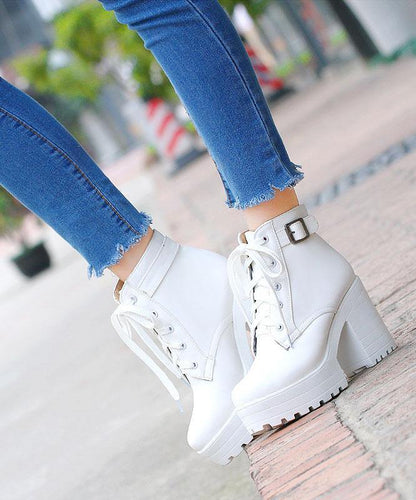 Kvinnors Chunky Boots med Korsremmar 0