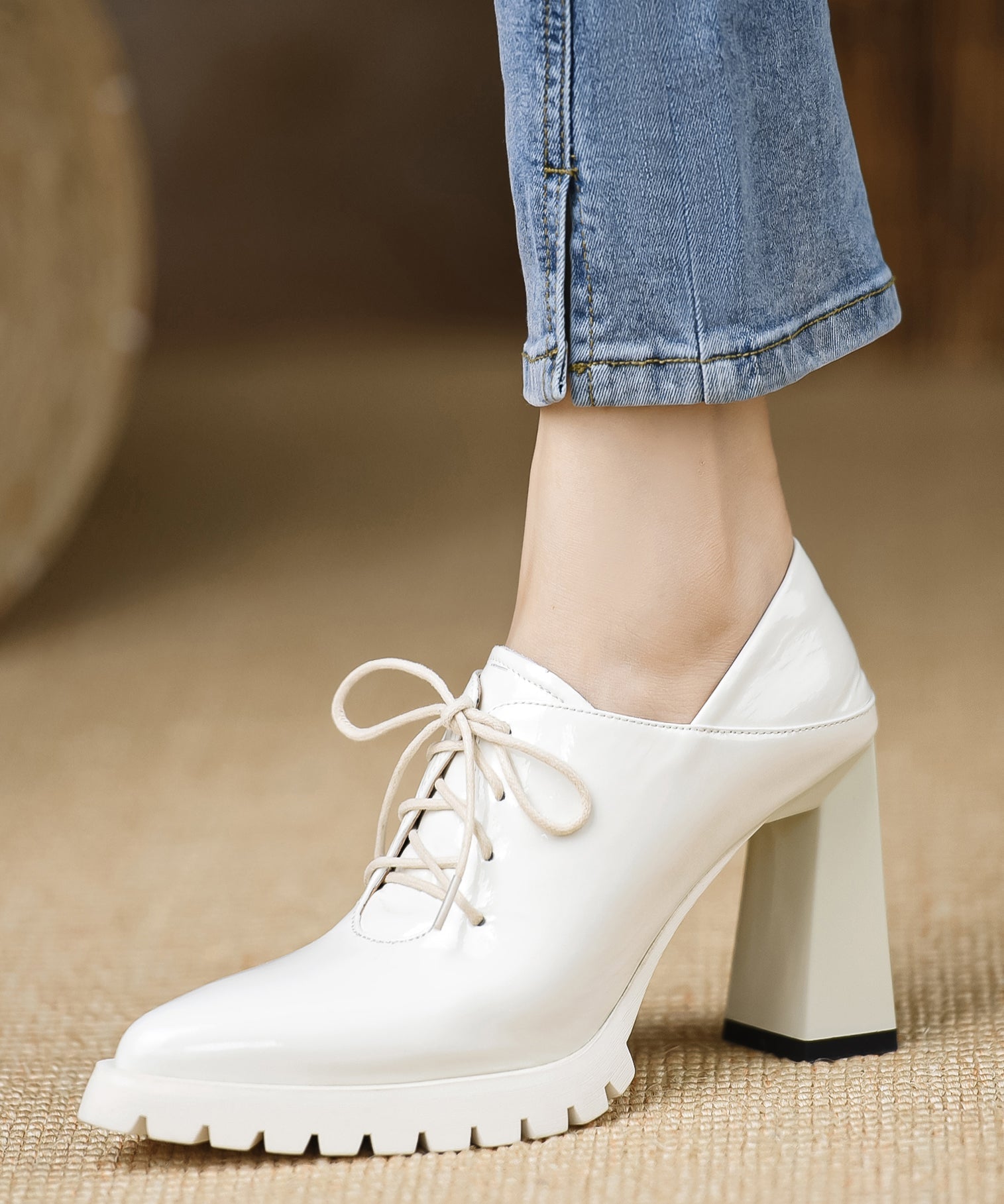 Kvinnors Chunky Klackskor i Läder med Korsade Remmar 2