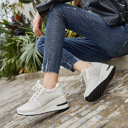 Kvinnors Kilklack Sneakers Trendiga 3