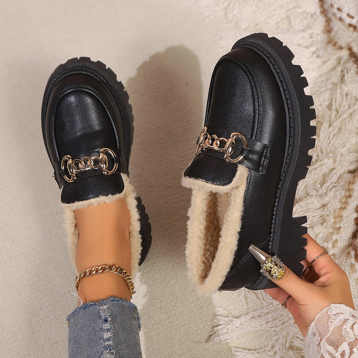 Kvinnors Plattform Loafer med Modern Design 0