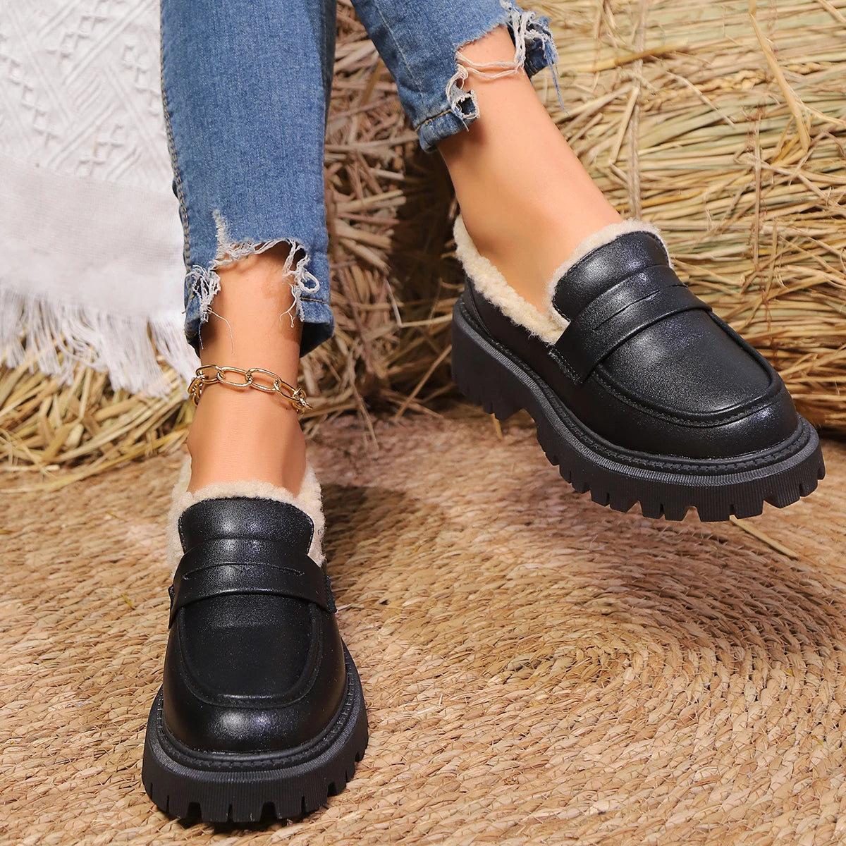Kvinnors Plattform Loafer med Modern Design 3