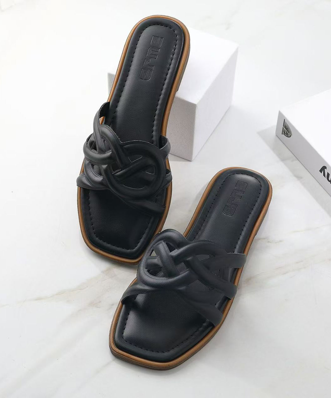 Kvinnors Sandaler i Svart Stilren Design 2