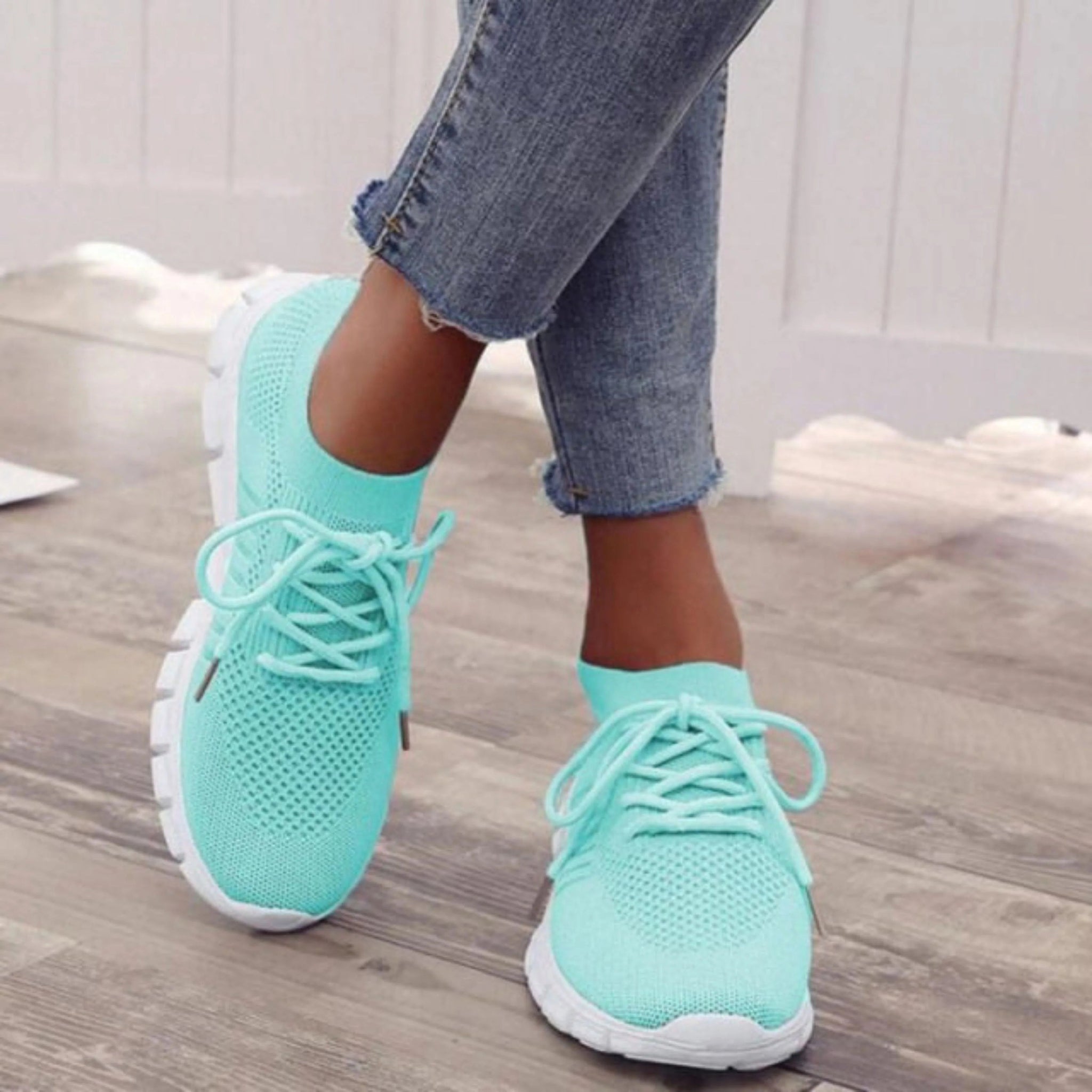 Kvinnors Sneakers med Modern Design 9