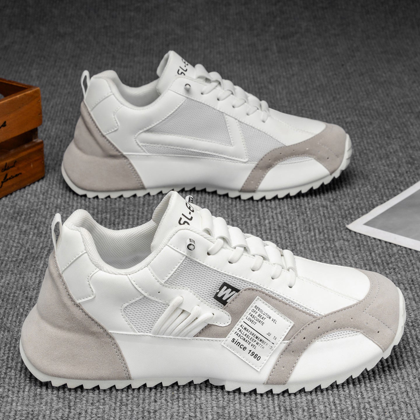 Kvinnors Sportiga Sneakers med Modern Design 2