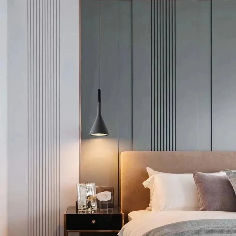 Minimalistisk Taklampa med Justerbar Sladd 4