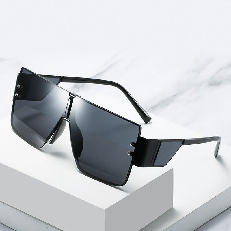 Överdimensionerade Solglasögon för Damer med Futuristisk Design 4