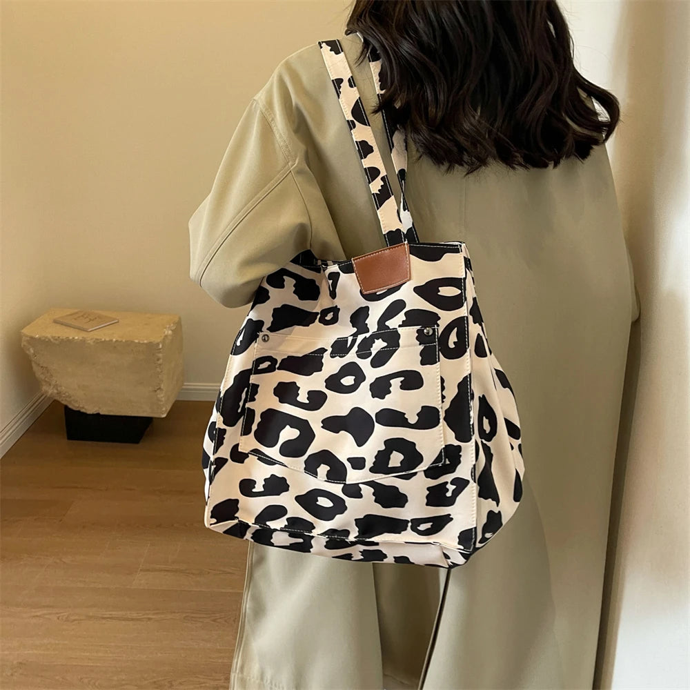 Överdimensionerad Axelväska med Leopardmönster