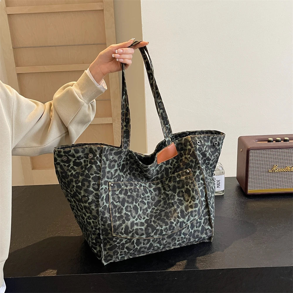 Överdimensionerad Axelväska med Leopardmönster
