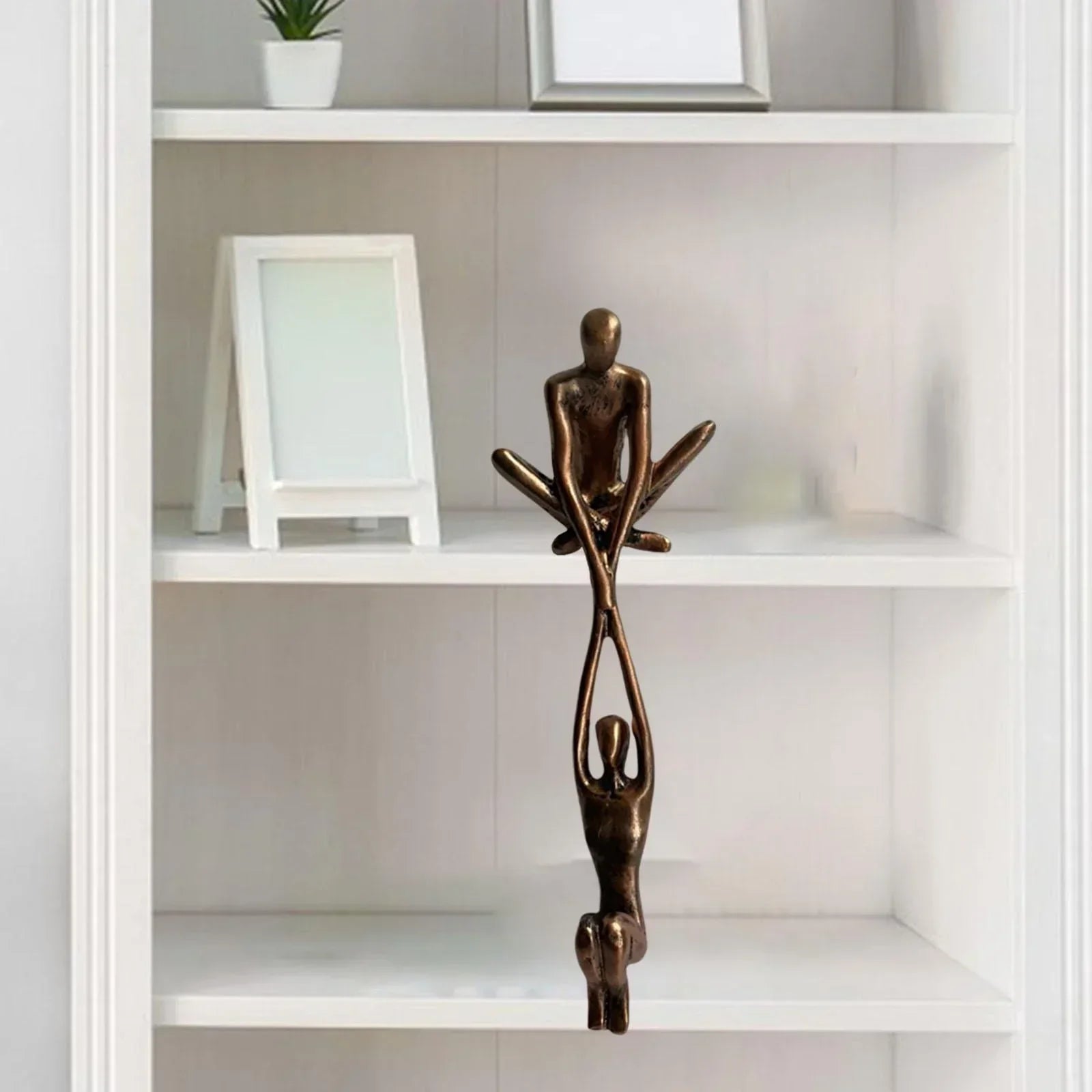 Skulptur av Kärlek och Styrka i Konstharp för Hemmet 2