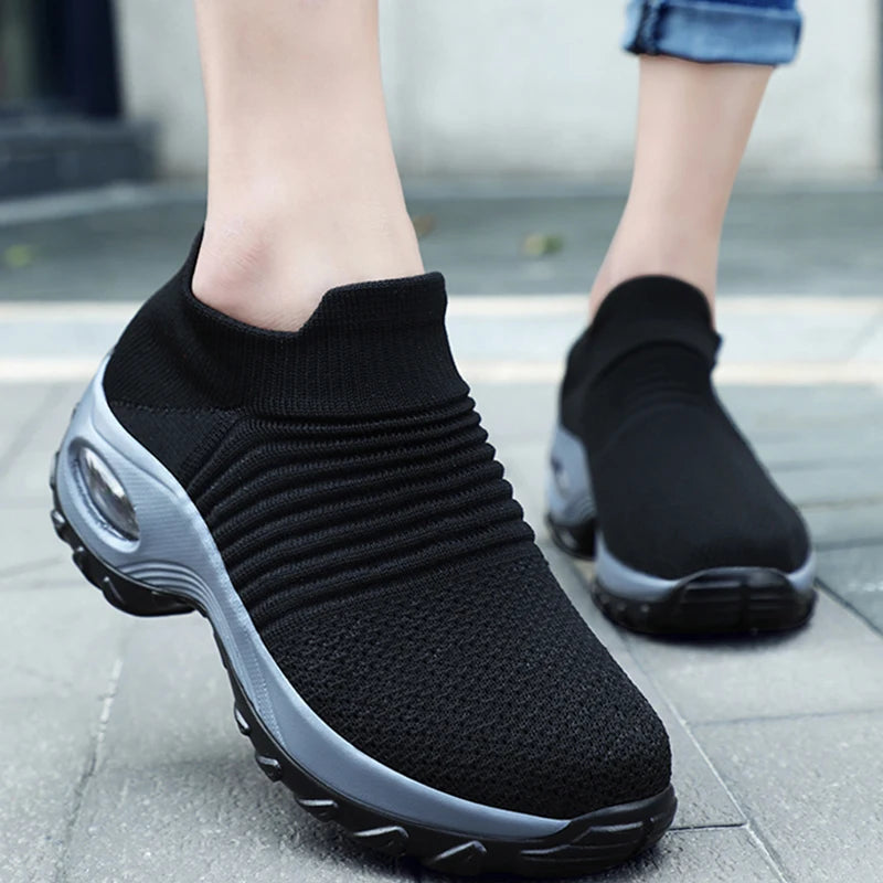 Terapeutiska sneakers med platå för kvinnor svarta vita röda 6