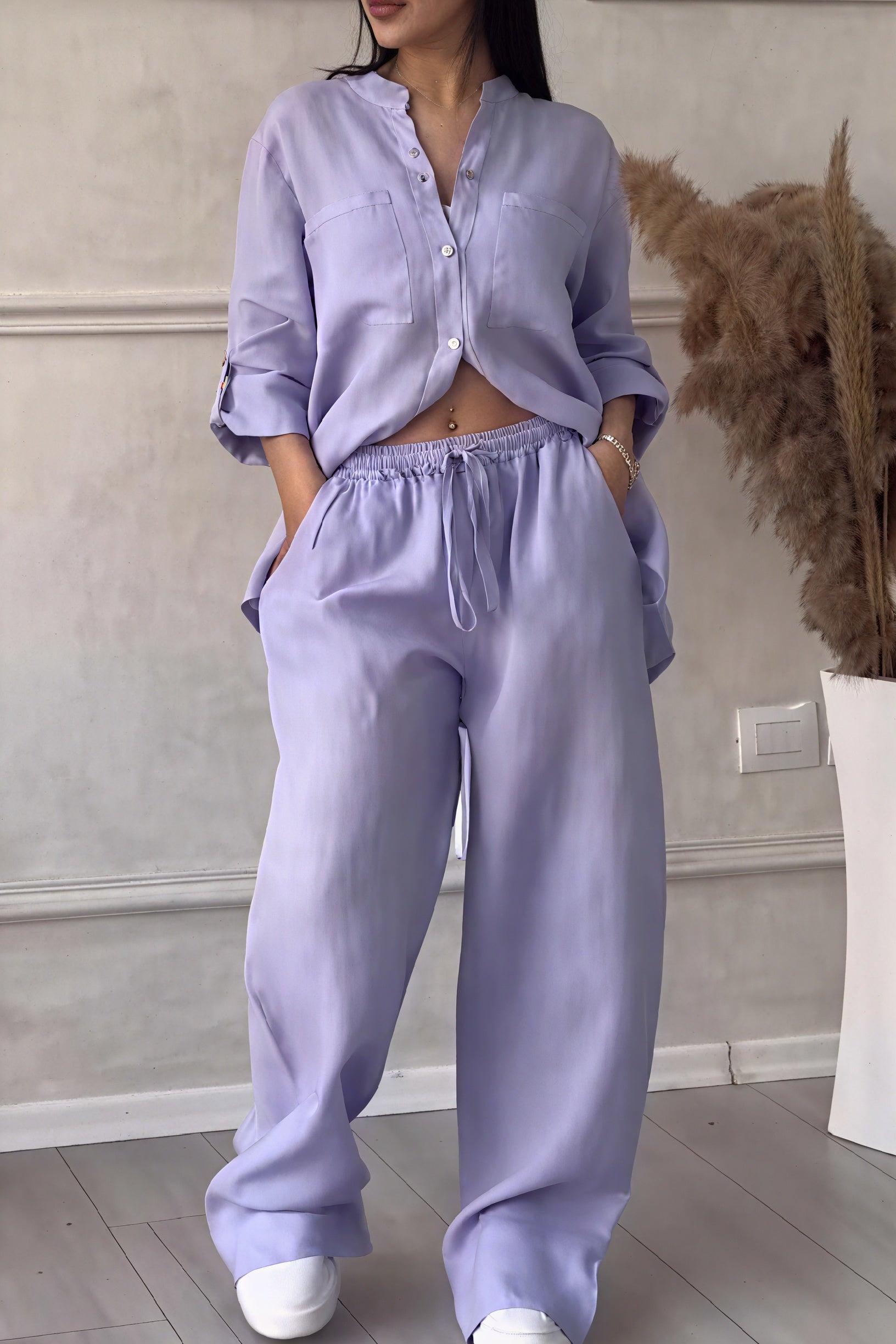 Tvådelat Set Dam med Oversized Skjorta och Vida Byxor 3