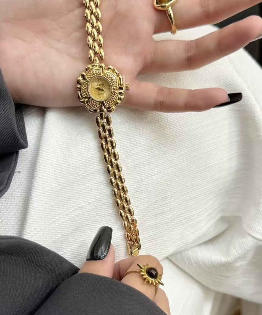 Unisex Klocka med Metallkedja i Originaldesign 1