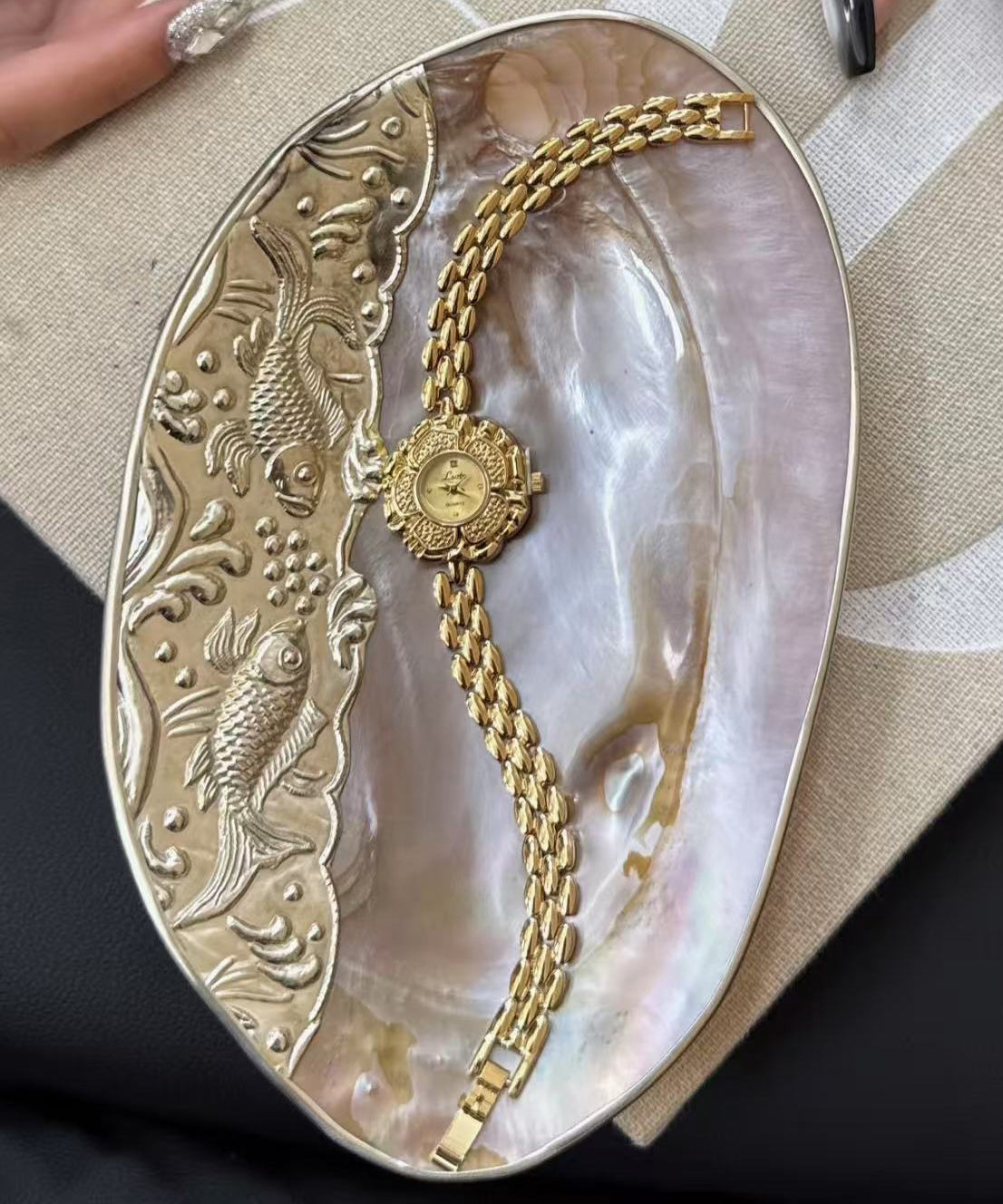 Unisex Klocka med Metallkedja i Originaldesign 2