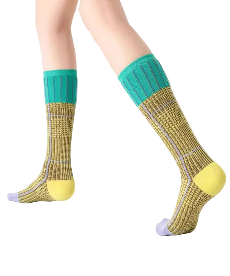 Unisex Mid Calf Strumpor med Gradient Randig Design 0